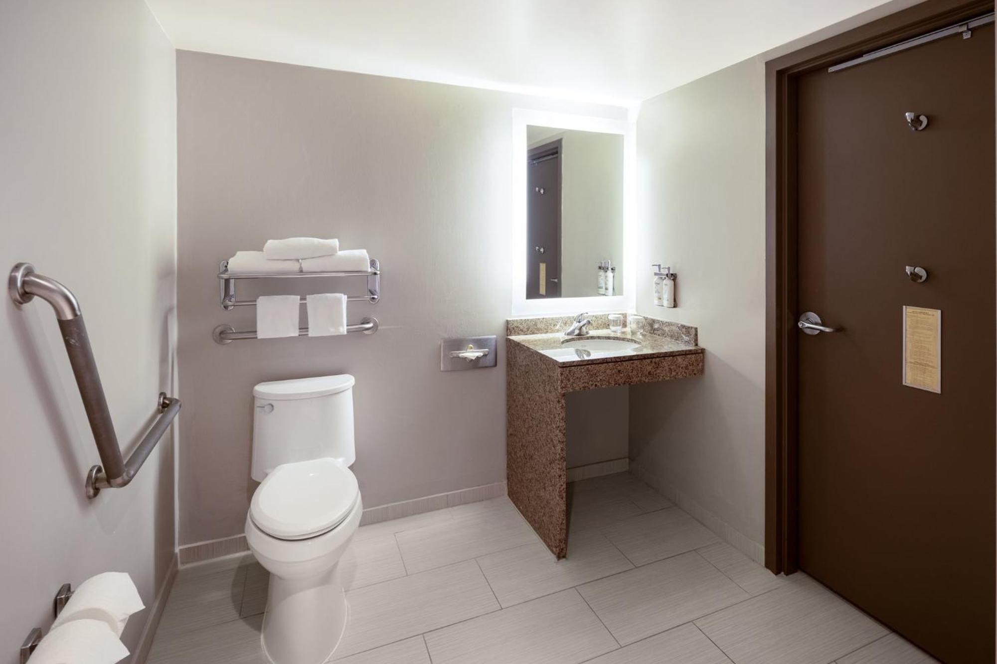 Hotel Vancouver Airport By Ihg Richmond