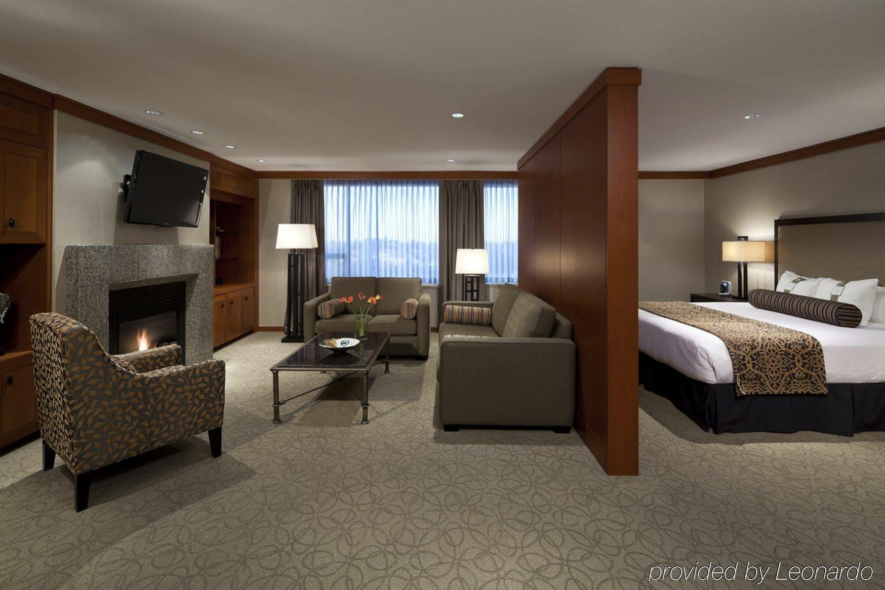 Hotel Vancouver Airport By Ihg 4*